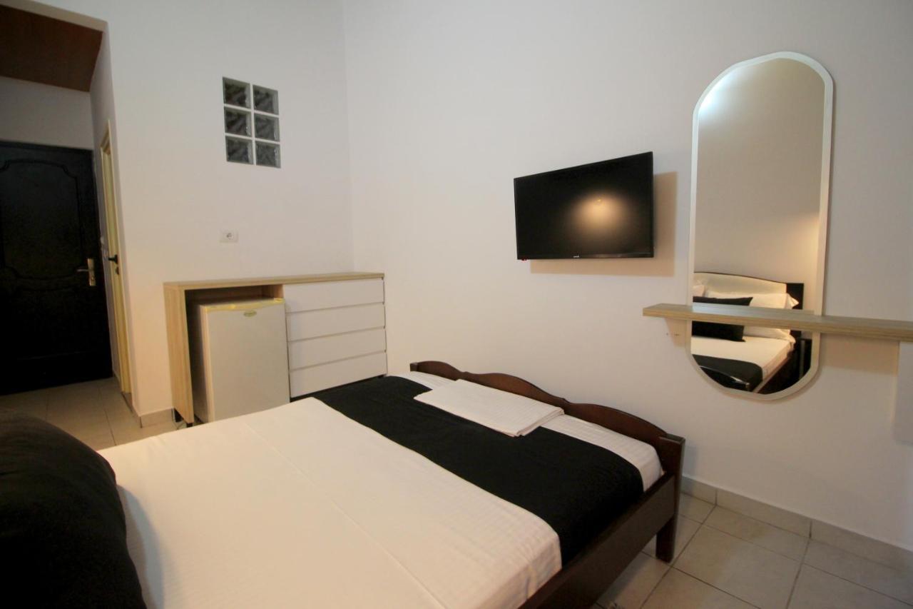 Jericho Rooms Sarandë Exterior foto